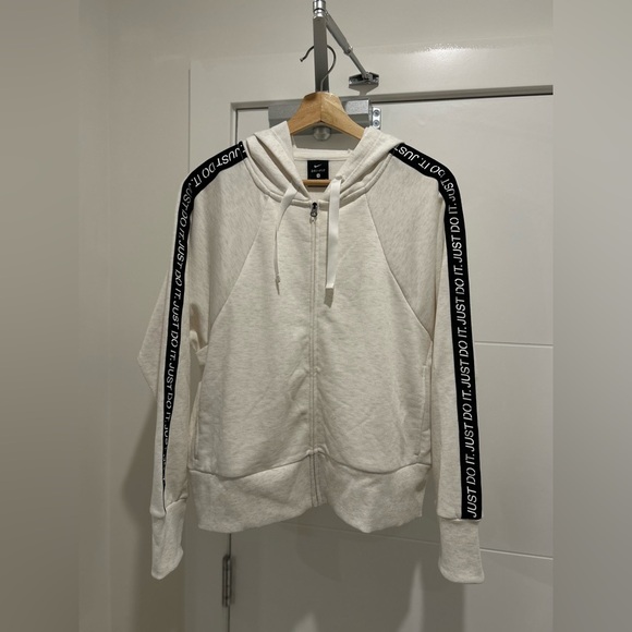 Nike DRI-FIT Athletic Zip Up Sweater Women’s Size Small - Picture 1 of 5